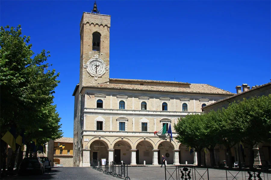 Palazzo Comunale, Lorenzo Lotto e Museo Archeologico