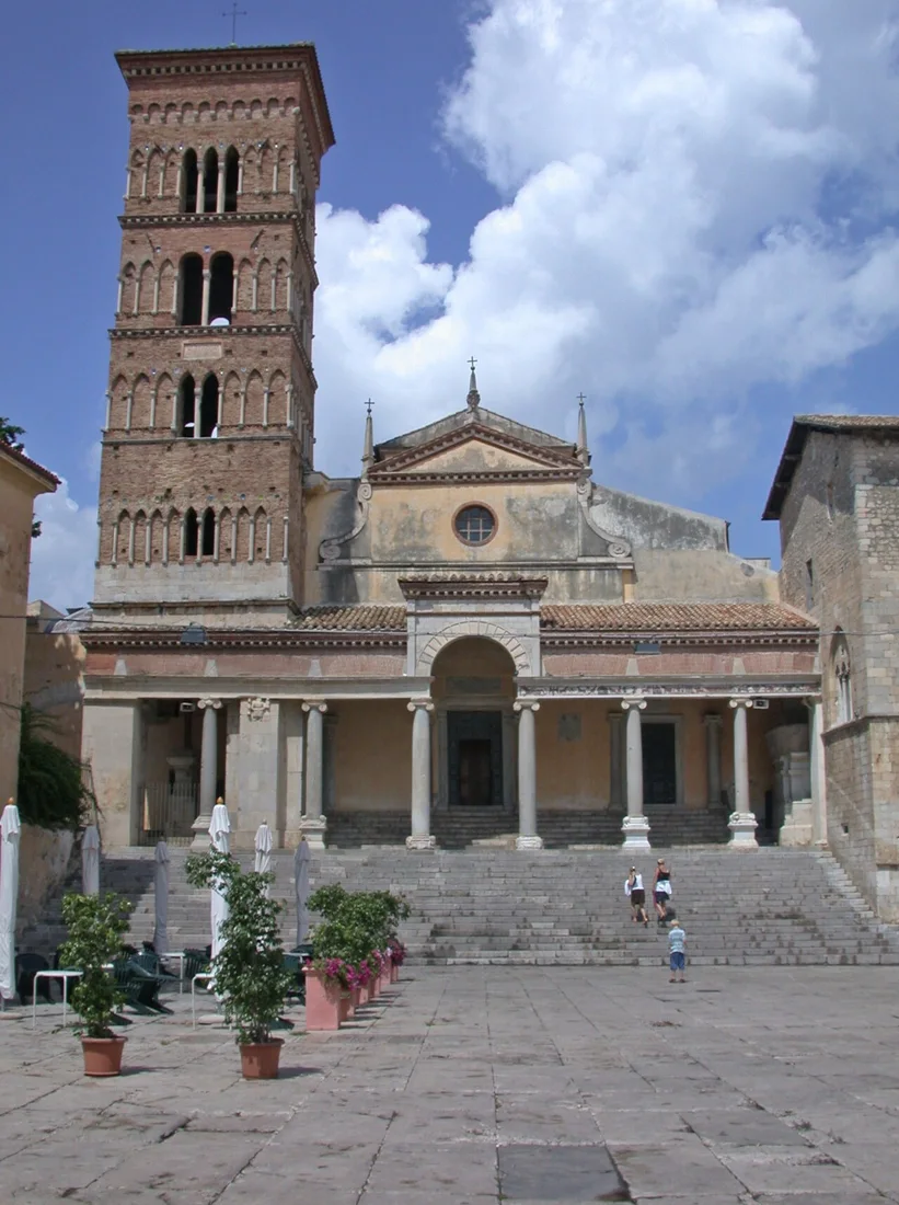 Foro Emiliano e centro storico di Terracina